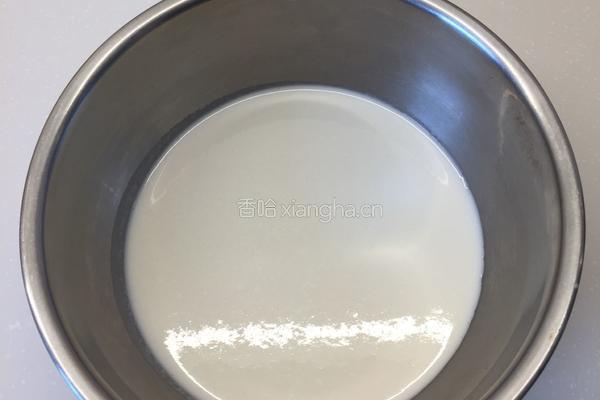 红豆沙馅冰皮月饼的做法图解2