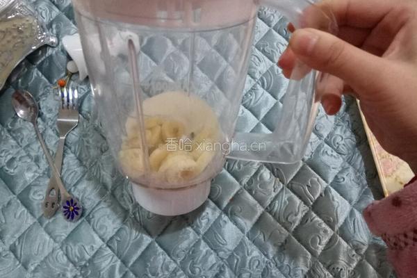 香蕉牛奶松饼的做法图解3