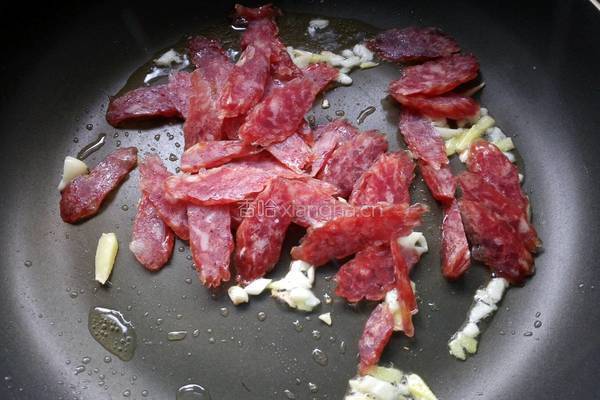 腊肠炒豆角的做法图解4