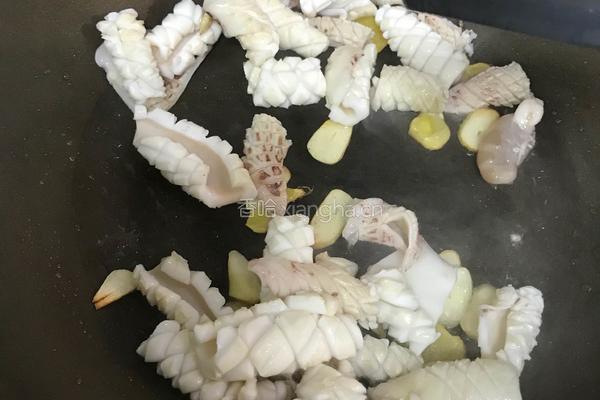 青椒炒鱿鱼的做法图解11