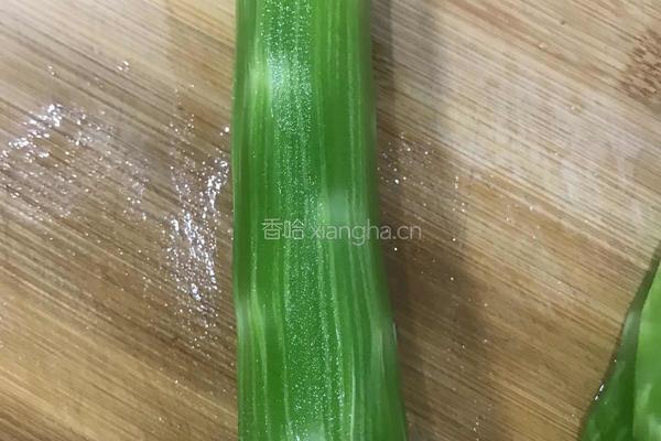 凉拌莴笋丝的做法图解3