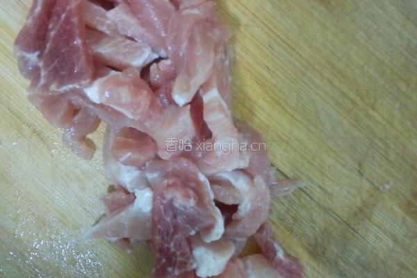 蘑菇炒肉的做法图解1