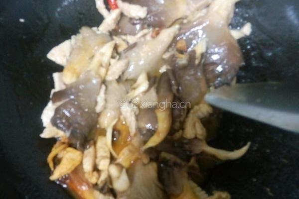 蘑菇炒肉的做法图解8