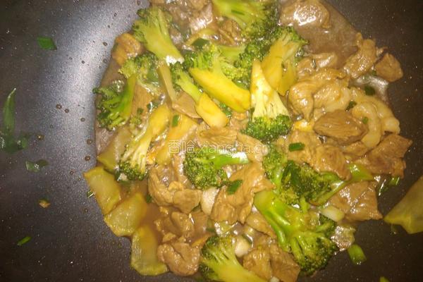 猪肉炒西兰花的做法图解9