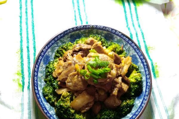 猪肉炒西兰花的做法图解10
