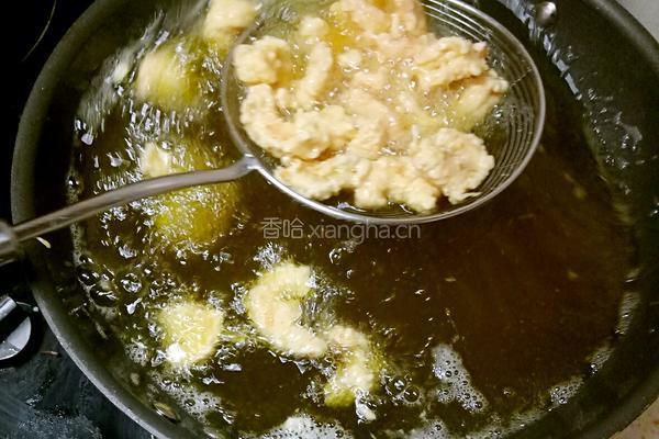 鲁菜大师蒋家菜秘制菠萝虾仁的做法图解3