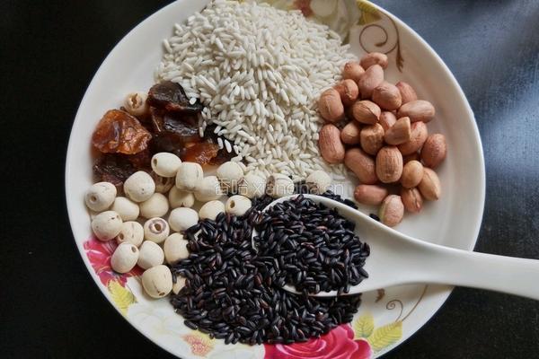 桂圆莲子八宝粥的做法图解6