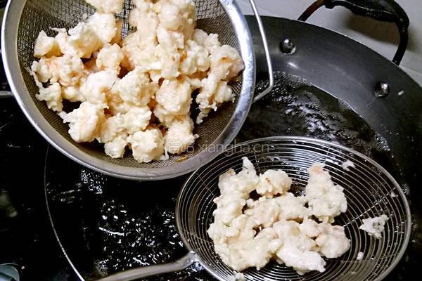 鲁菜大师孔府菜系蒋家菜腰果虾仁的做法图解4