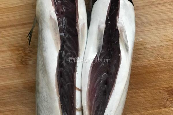 红烧青占鱼的做法图解2