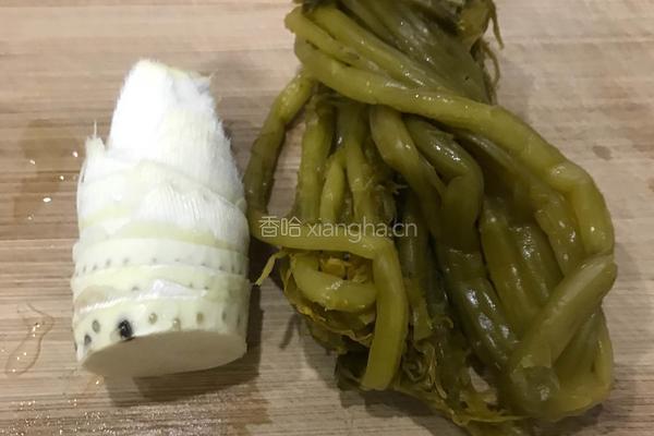 雪菜黄鱼汤的做法图解2