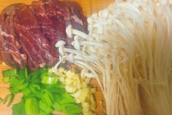 金针菇牛肉汤的做法图解1