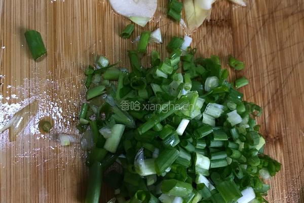 爆炒白米虾的做法图解1