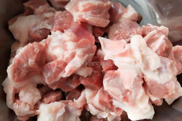 牛肉炖菜的做法图解1