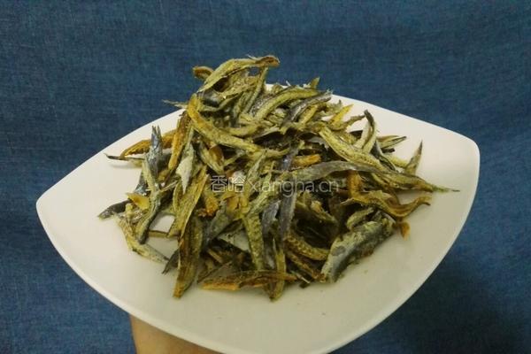 鱼干包菜咸饭(菜饭)的做法图解1