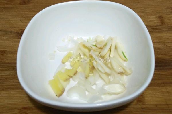 马蹄炒黄瓜的做法图解3