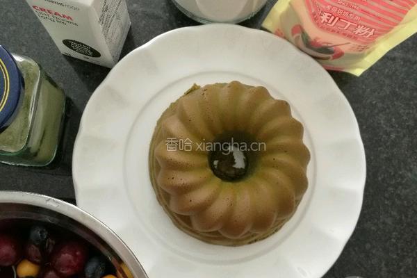 菠菜粉水果蛋糕的做法图解1