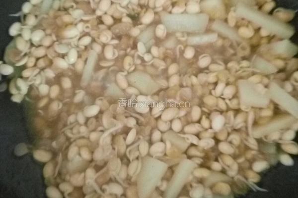 土豆炖黄豆芽的做法图解8