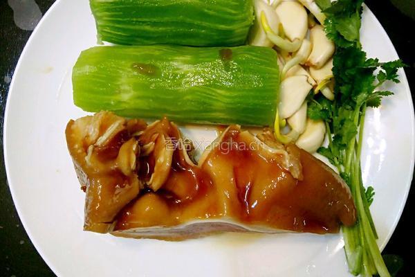 鲁菜大师蒋家菜猪耳根莴笋的做法图解1