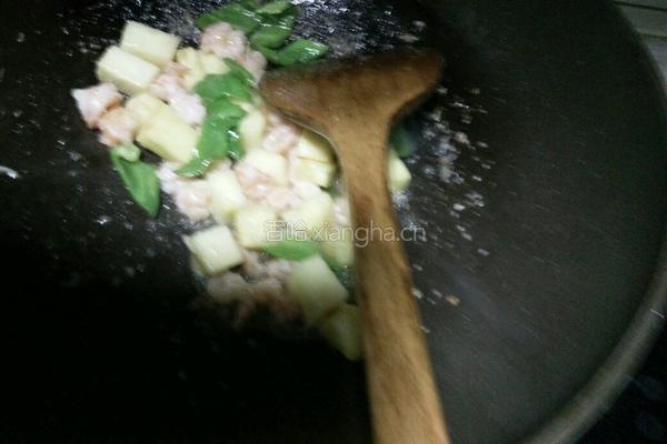 菠萝炒虾仁的做法图解4