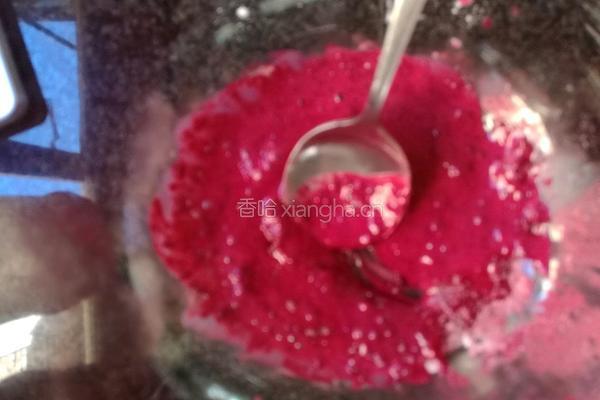 甜菜头粉蛋糕的做法图解3