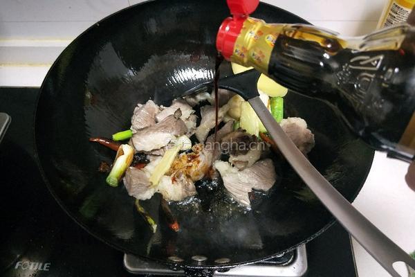 牛肉炖西红柿木耳的做法图解5