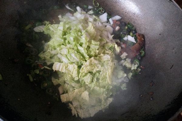 双椒白菜炒豆豉的做法图解7