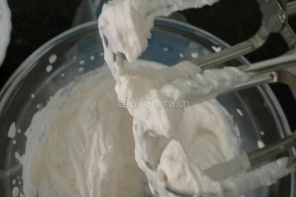戚风水果蛋糕的做法图解3