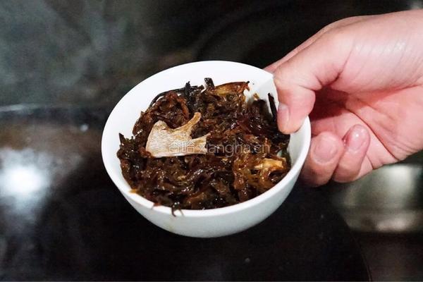 干菜河虾汤的做法图解3