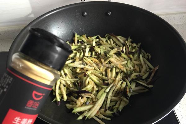 清炒茄丝的做法图解5