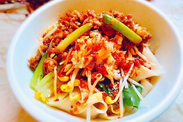 肉臊子油泼扯面的做法图解15
