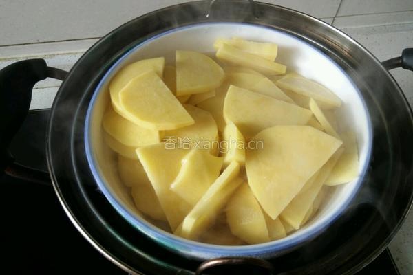 酥炸土豆虾球的做法图解3