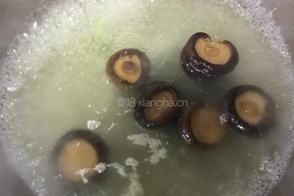 香菇菠菜的做法图解5