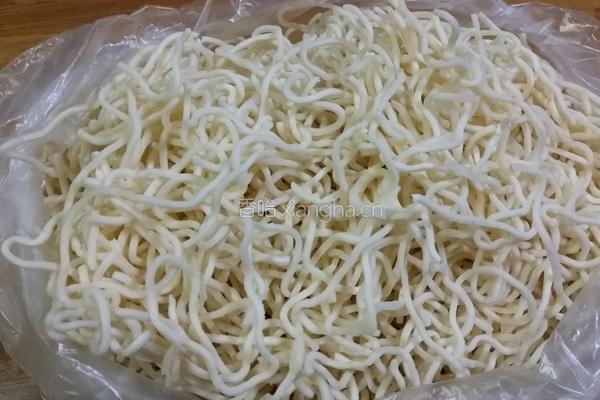 豆角焖面的做法图解1
