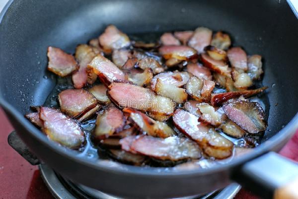 蒜苔炒腊肉的做法图解5