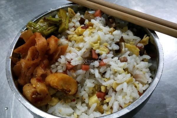 什锦炒饭的做法图解8