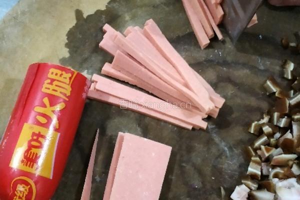 什锦炒饭的做法图解2