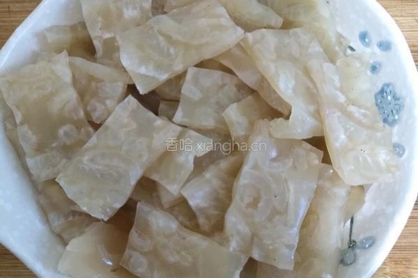 凉拌黄瓜肉皮冻的做法图解2