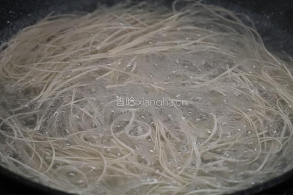 油泼辣子牛肉面的做法图解3