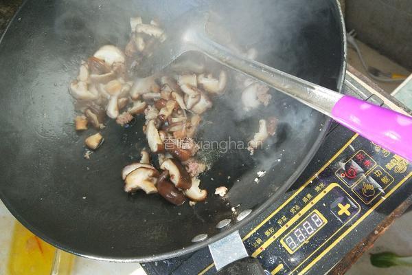 香菇扒油菜的做法图解7