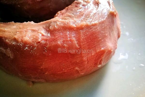 香烤黑椒猪舌的做法图解2