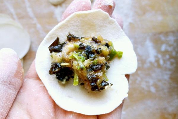 西葫芦木耳馅饺子的做法图解17