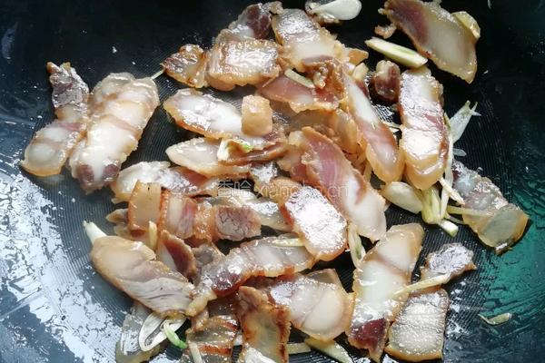 荷兰豆炒腊肉的做法图解4