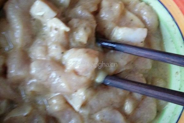 东北宫爆鸡丁的做法图解1