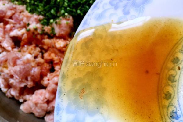 彩色水饺（猪肉蒜苗馅）的做法图解5