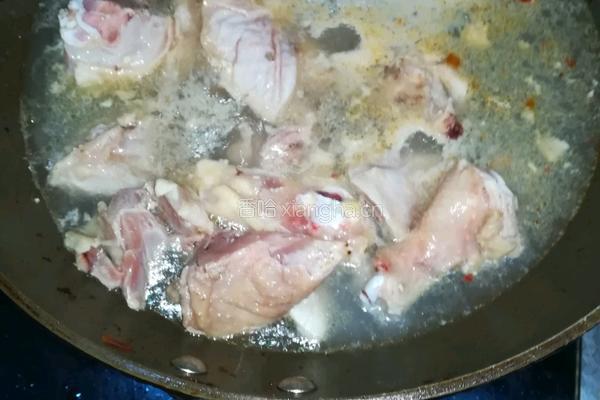 家常酱鸡腿的做法图解1