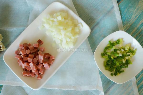 香菇酱炒饭的做法图解2