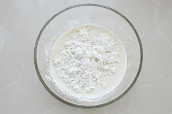 椰香牛奶小方的做法图解2