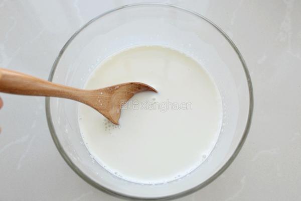 椰香牛奶小方的做法图解3