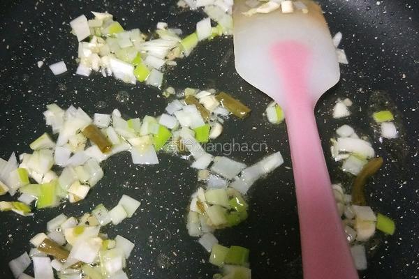 酸豆角腊肉焖饭的做法图解6