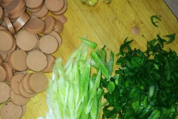 火腿蛋炒饭的做法图解1